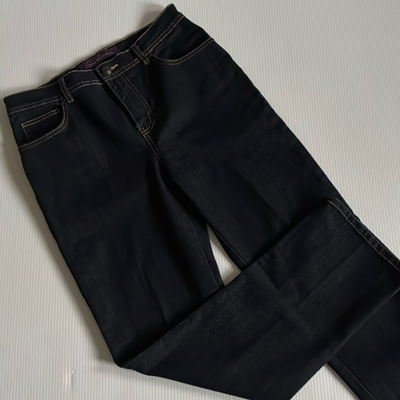 Gloria Vanderbilt “Amanda” dark wash straight leg jeans.  Size 6 petite - Picture 1 of 14
